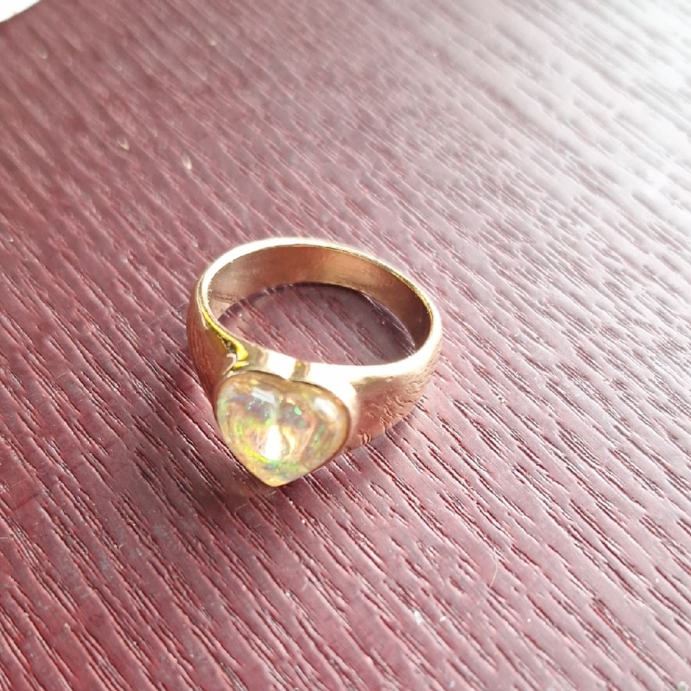 Elegant Gold Heart Ring Size 9 Costume Ring